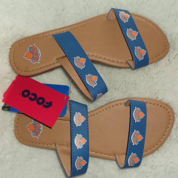 NWT - New York Knicks Double Strap Sandals - Small (5/6) - Picture 1 of 11